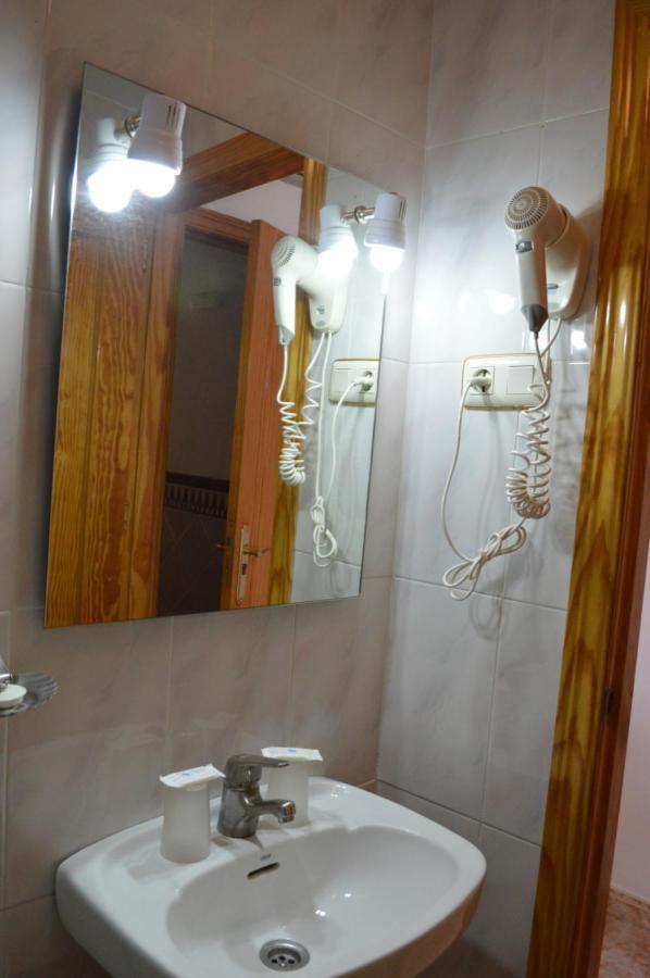 Hostal Rural Montual Los Banos  ภายนอก รูปภาพ