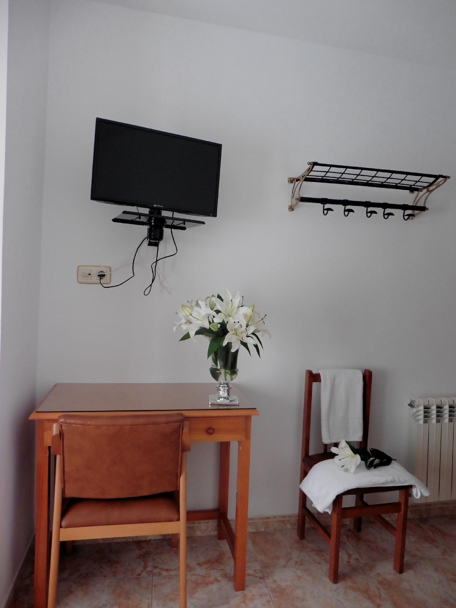 Hostal Rural Montual Los Banos  ภายนอก รูปภาพ
