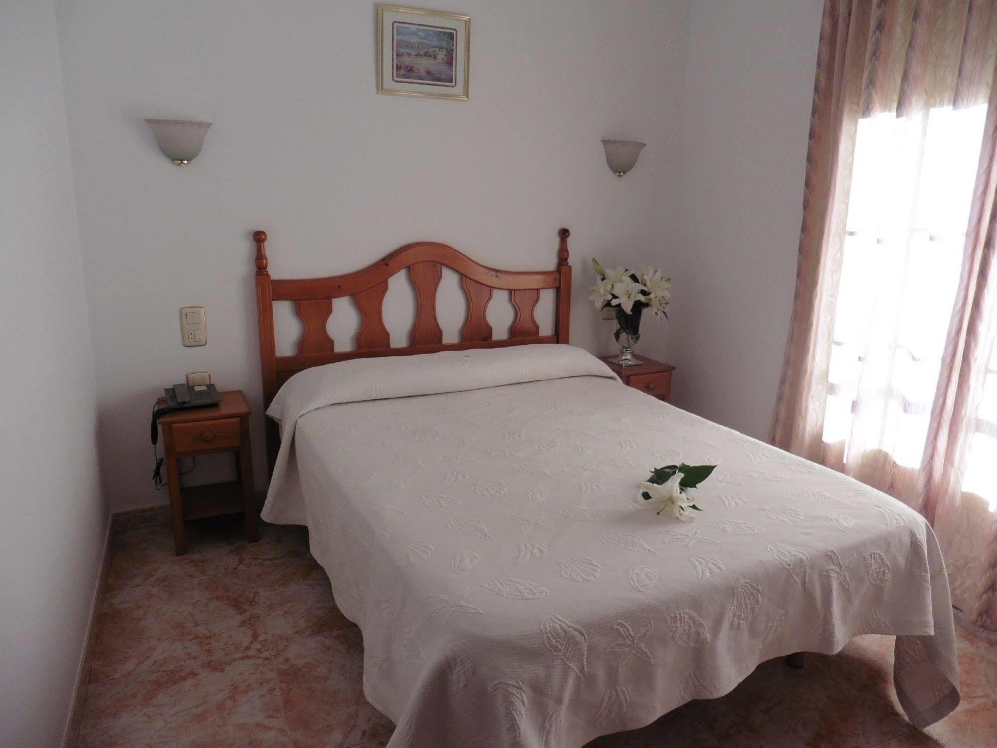 Hostal Rural Montual Los Banos  ภายนอก รูปภาพ