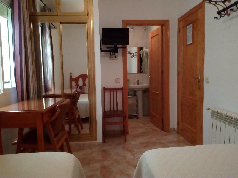 Hostal Rural Montual Los Banos  ภายนอก รูปภาพ